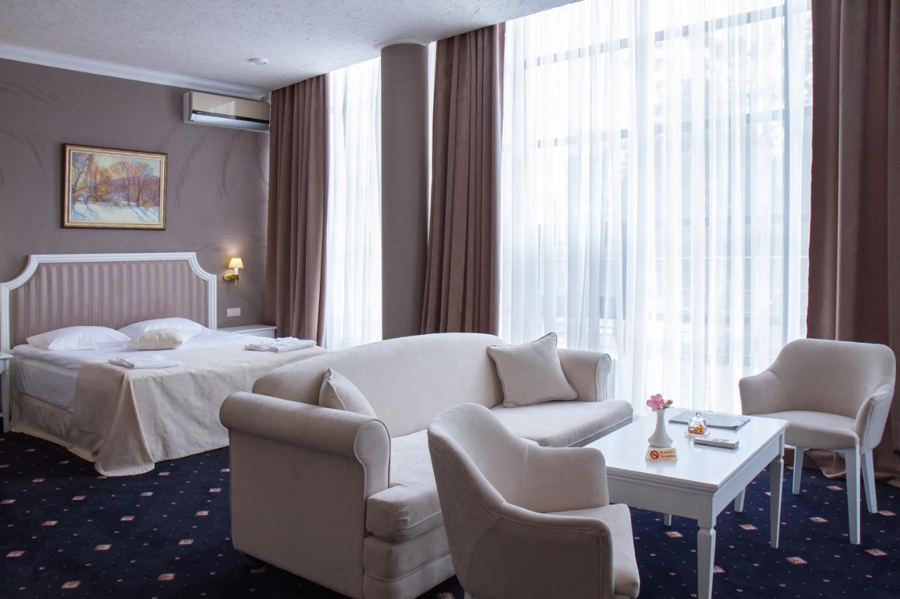 & Hotel 5*