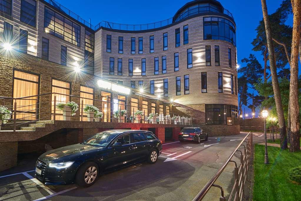 Hotel & 5*