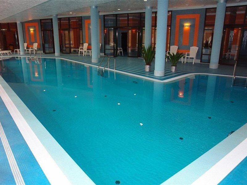Hotel & 5*