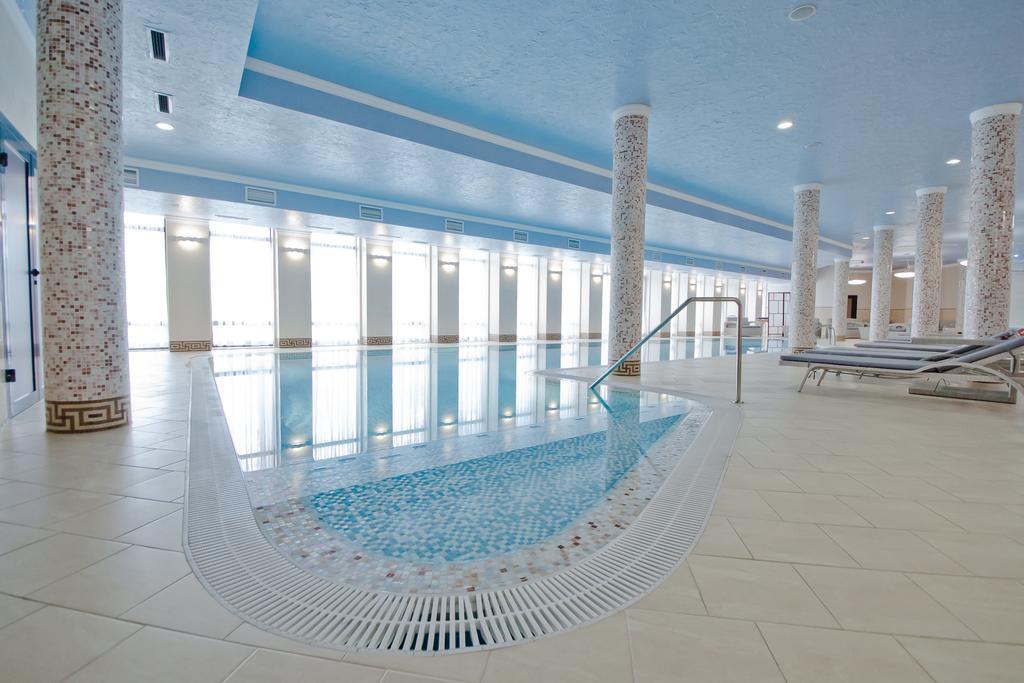 Hotel & 5*