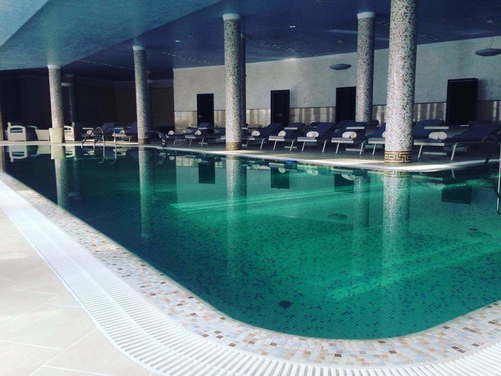 Hotel & 5*