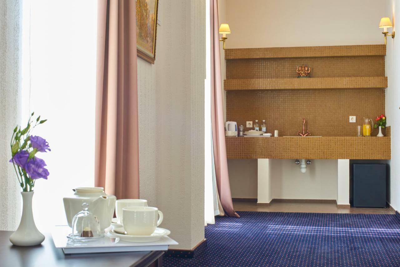 & Hotel 5*