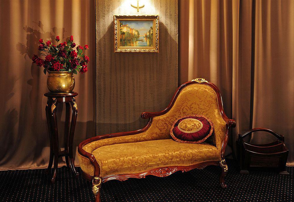 & Hotel