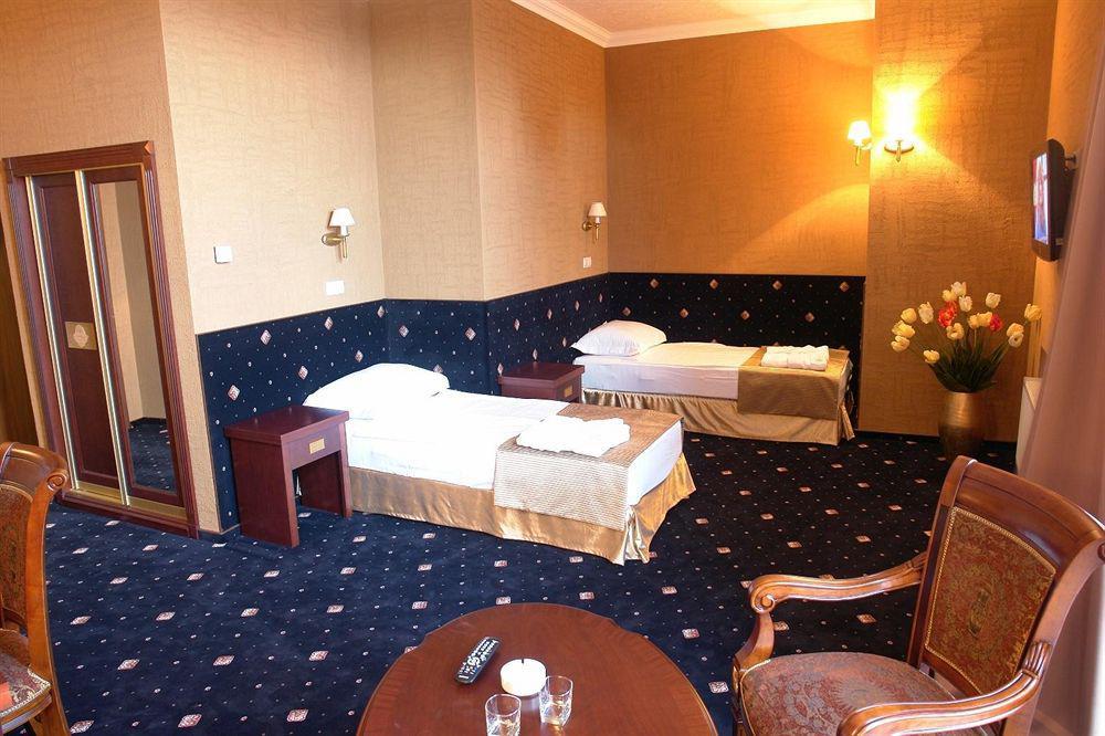 & Hotel